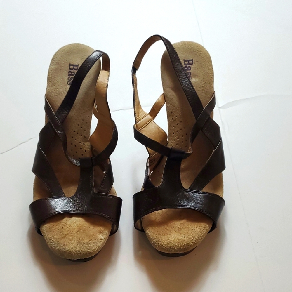Bass Women's Brown Strappy Sandals